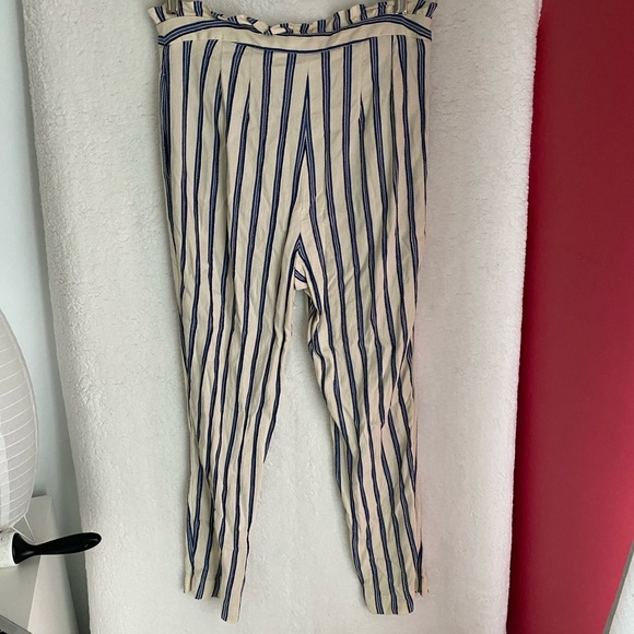 ✨EXPRESS HIGH RISE RUFFLE ANKLE DRESS PANT✨ - Picture 6 of 7